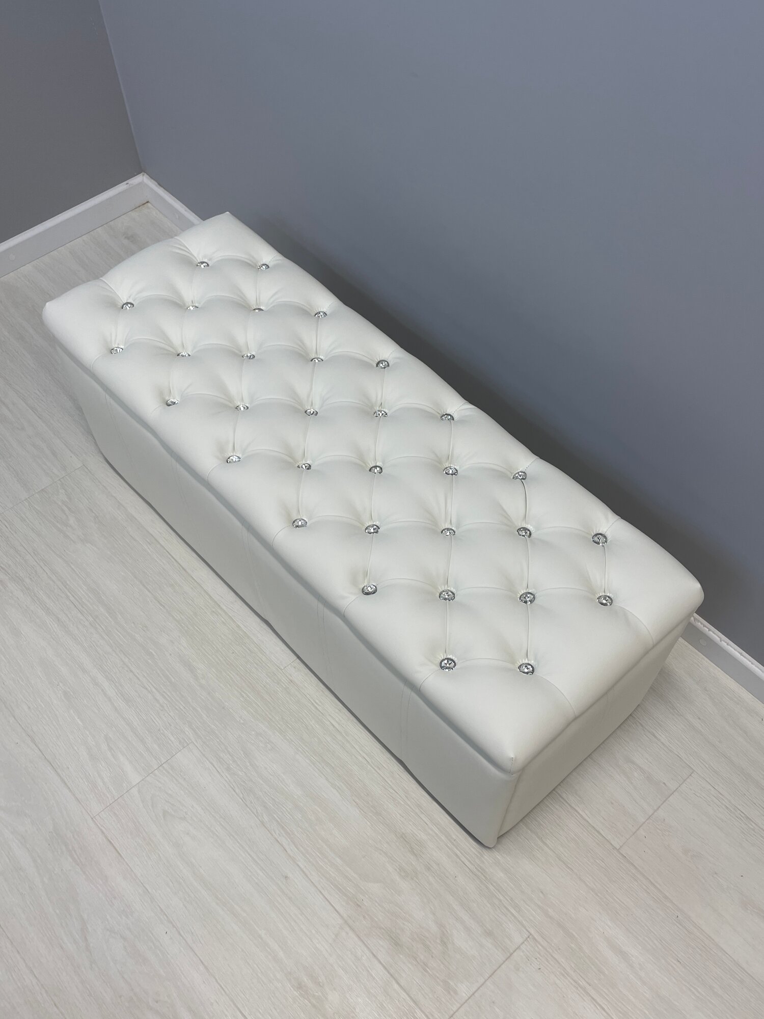 Банкетка 105 (Экокожа, стразы) в прихожую, в спальню, обувница, для обуви. Пуфик в прихожую с ящиком, с сидением.