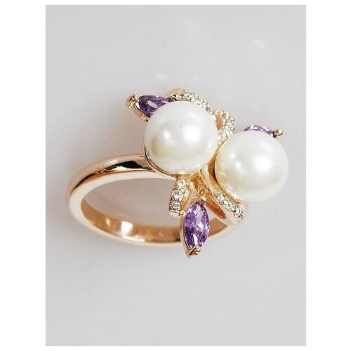Кольцо помолвочное Lotus Jewelry, жемчуг Swarovski синтетический, размер 18, фиолетовый кольцо lotus jewelry бижутерный сплав латунь золочение жемчуг swarovski синтетический размер 18 белый