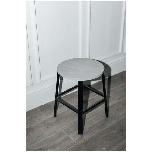 Табурет на черном металлическом каркасе бетонный камень из коллекции CLIP LOFT Shop.S12-014