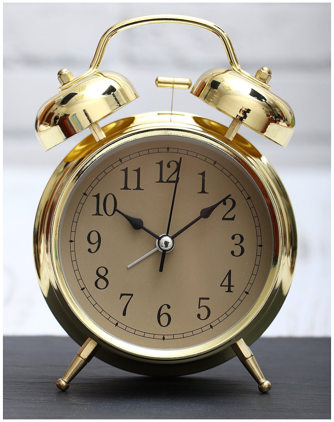 Часы будильник настольные D-10 см золотой цвет Эврика