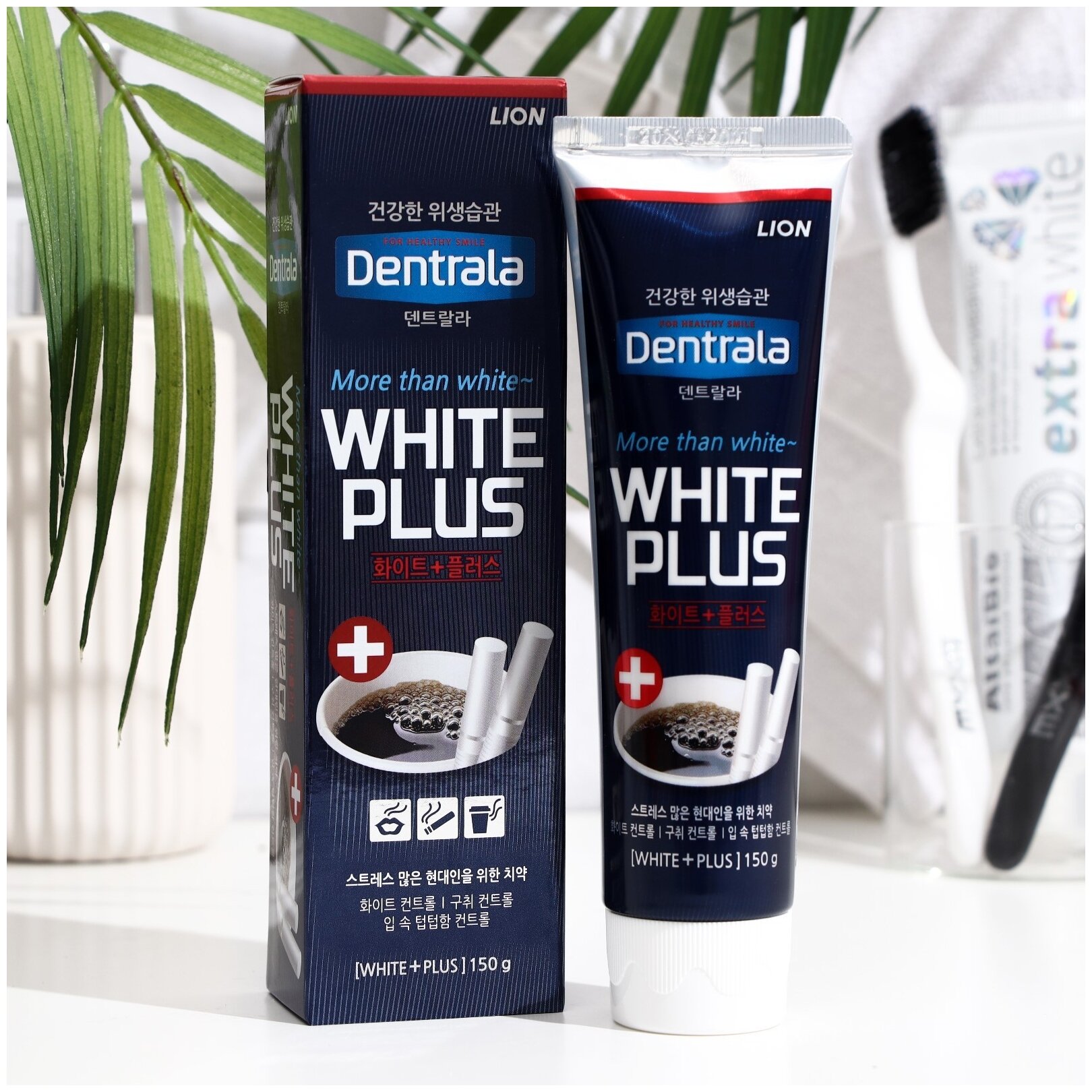 Зубная паста Lion Dentrala White plus отбеливающая 150г Lion Corporation - фото №9
