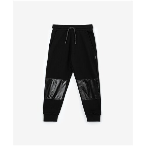 фото Брюки из футера с глянцевыми накладками черные gulliver, размер 134, мод. 22204bmc5604