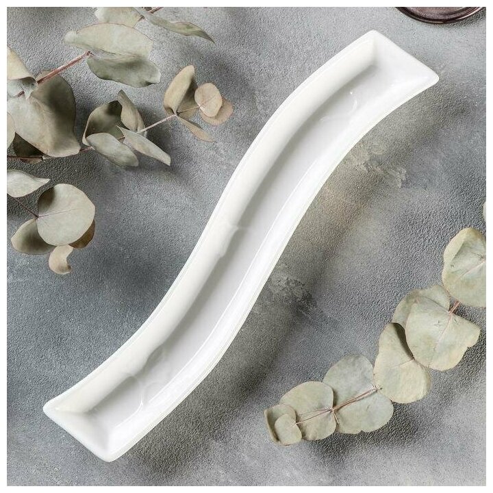 фото Блюдо фарфоровое для оливок Magistro «Бланш», 29,5×6 см, цвет белый