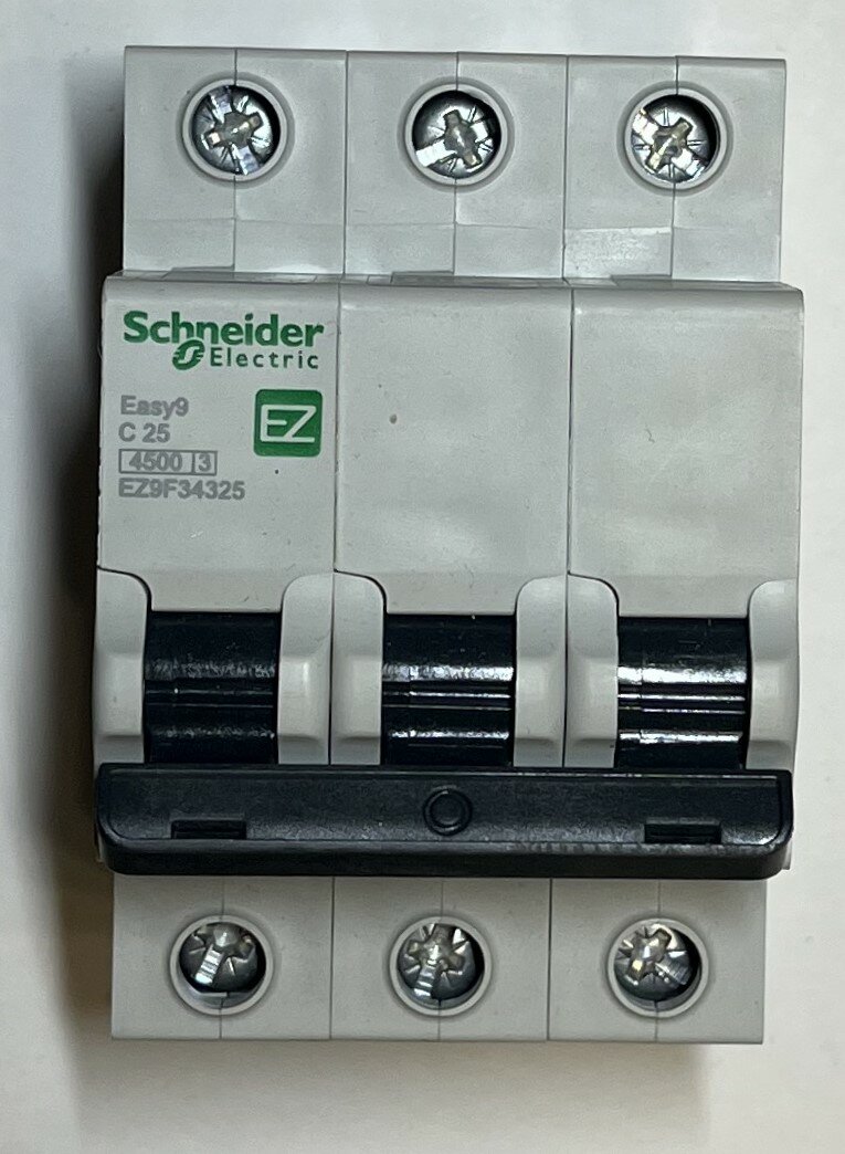 Автоматический выключатель Schneider Electric Easy9, 3-полюсный, 25А