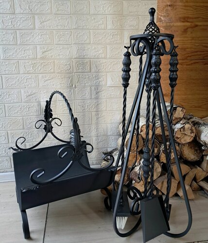 Изображение товара Дровница с каминным набором (кочерга, совок, метелка, щипцы), античная медь