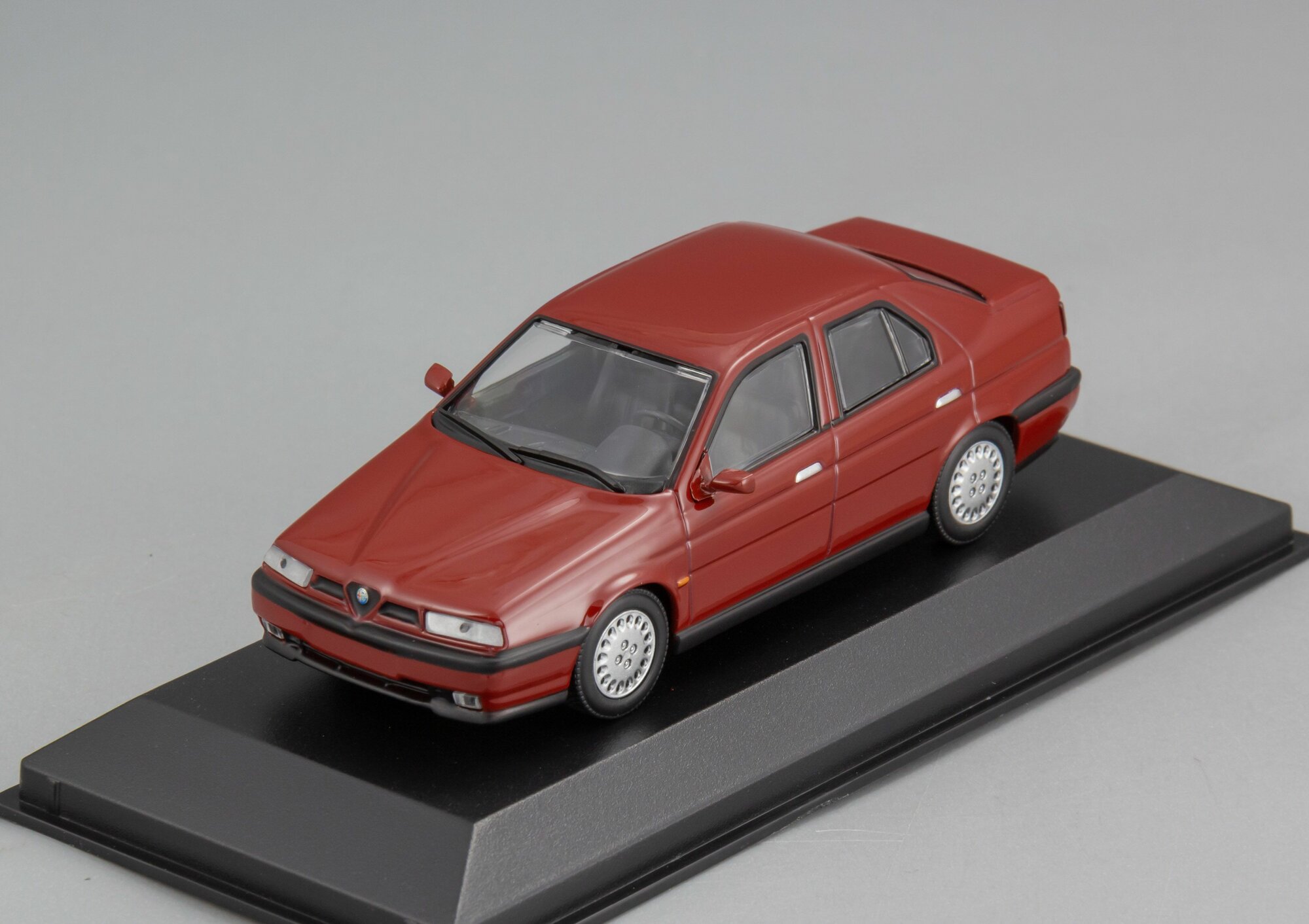 Масштабная модель Alfa Romeo 155 1992