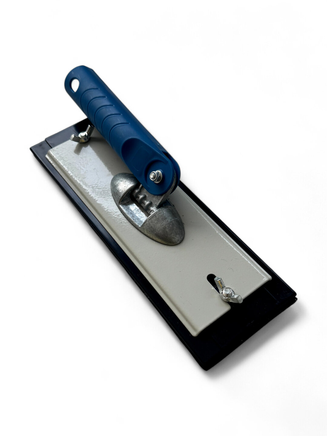 Ручной шлифовщик 230×80 мм для удобной обработки поверхностей при строительных и отделочных работах — фото 1