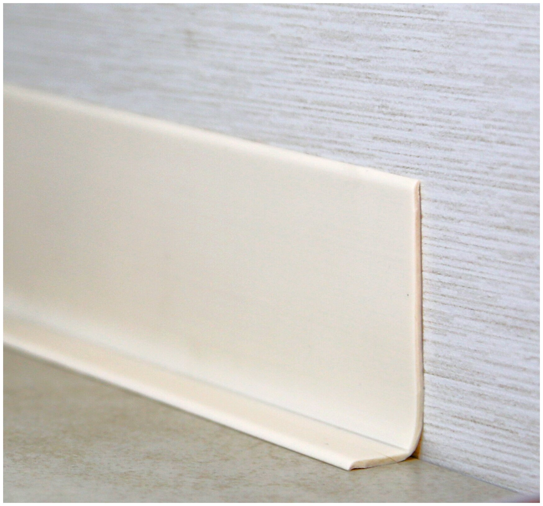 Гибкий плинтус для пола