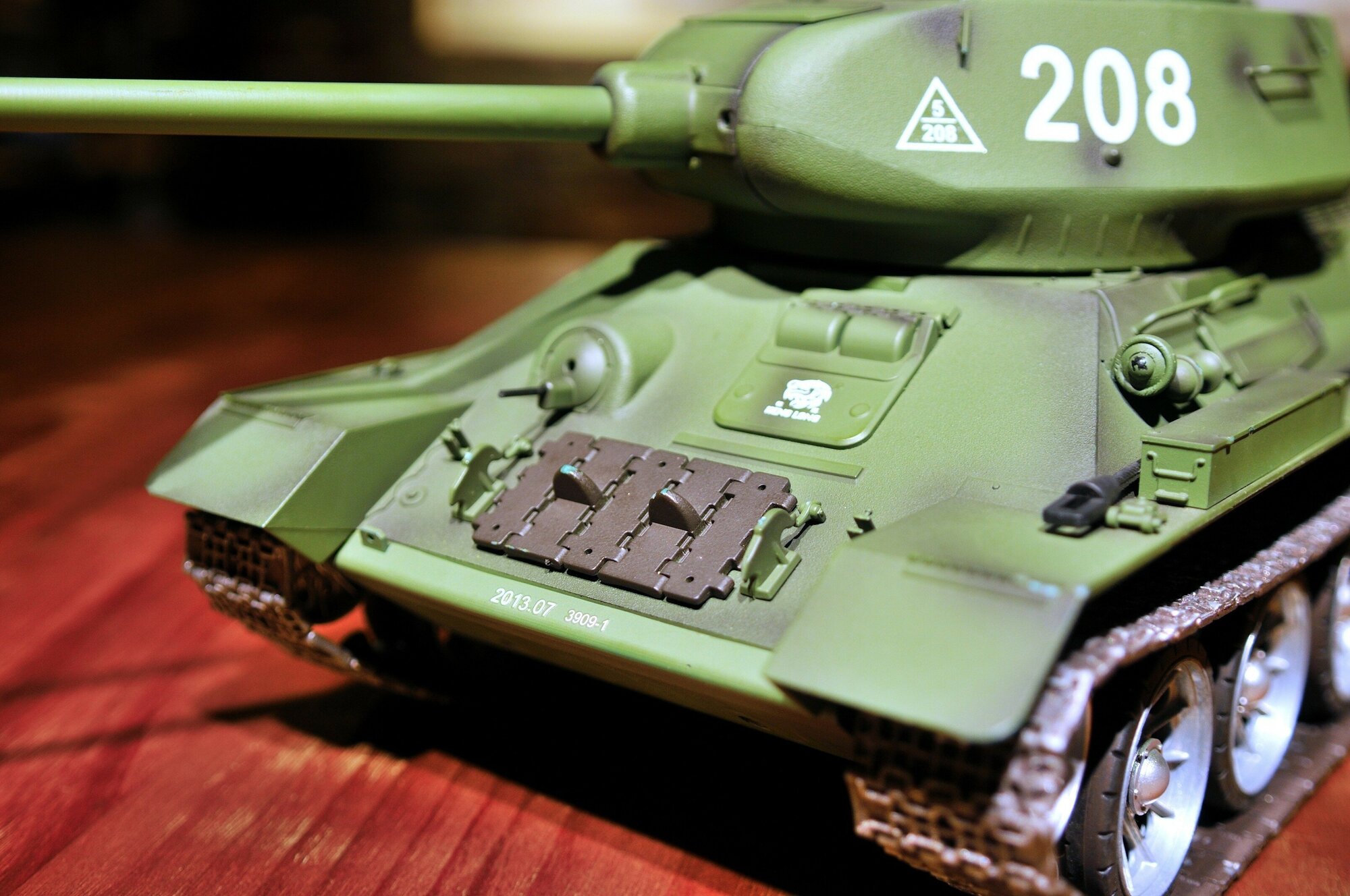 Танк Heng Long T-34/85 3909-1 1:16 50