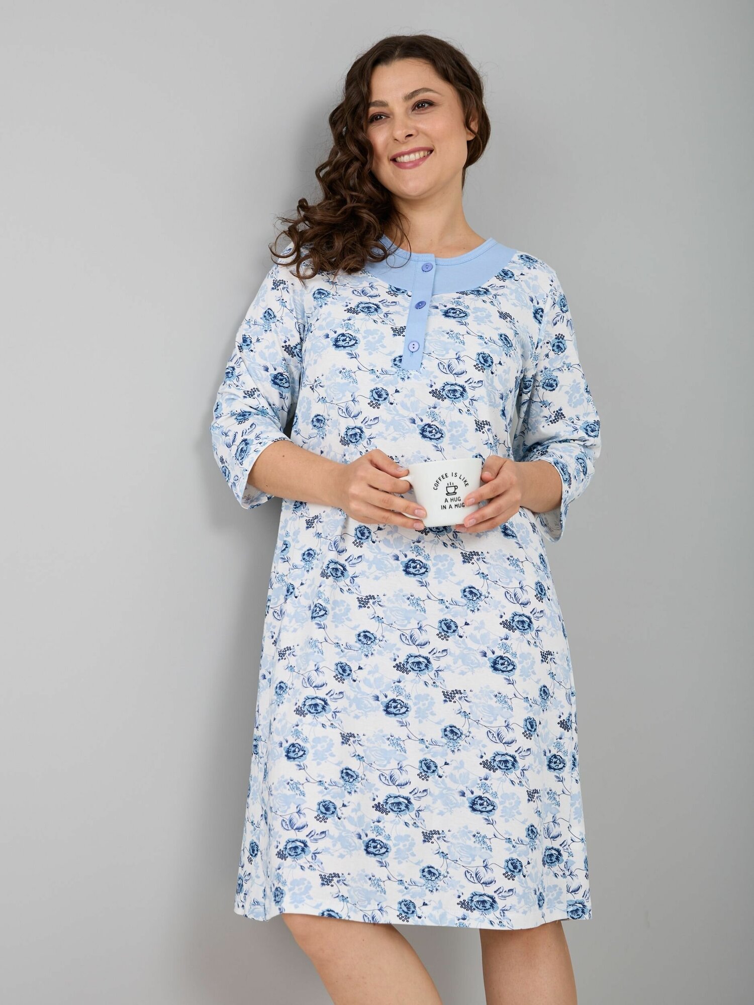 Ночная сорочка женская Алтекс голубо-белая, размер 50 - фотография № 1