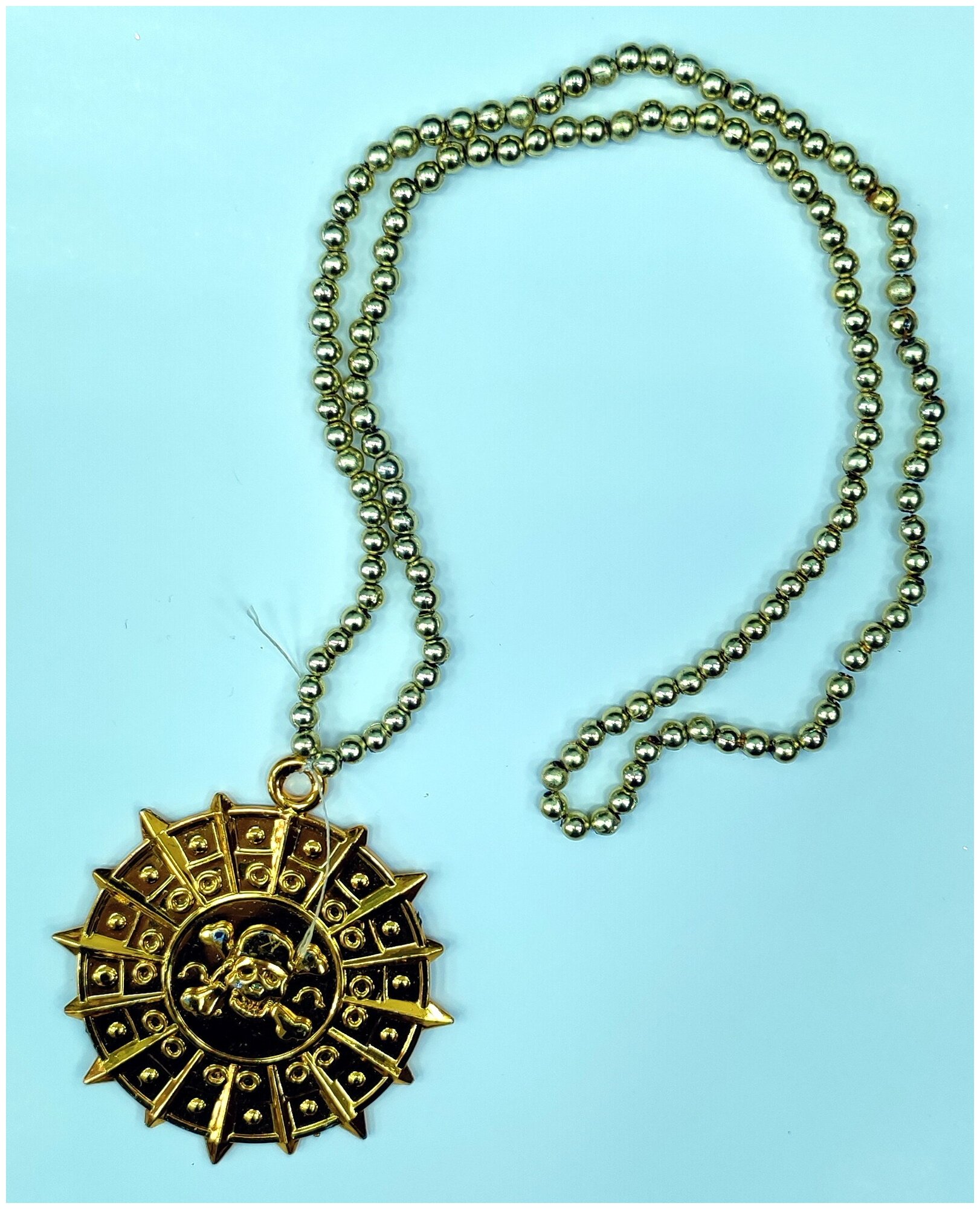 Медальон Пиратский золотой с черепом на цепочке диаметр 6см