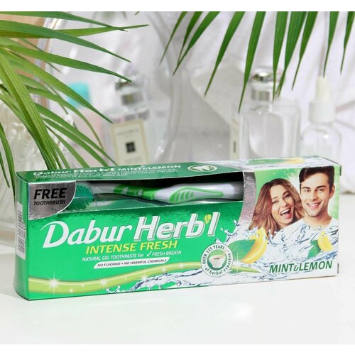 Набор Dabur Herb'l: гель зубной освежающий с мятой и лимоном, 150 г + зубная щётка