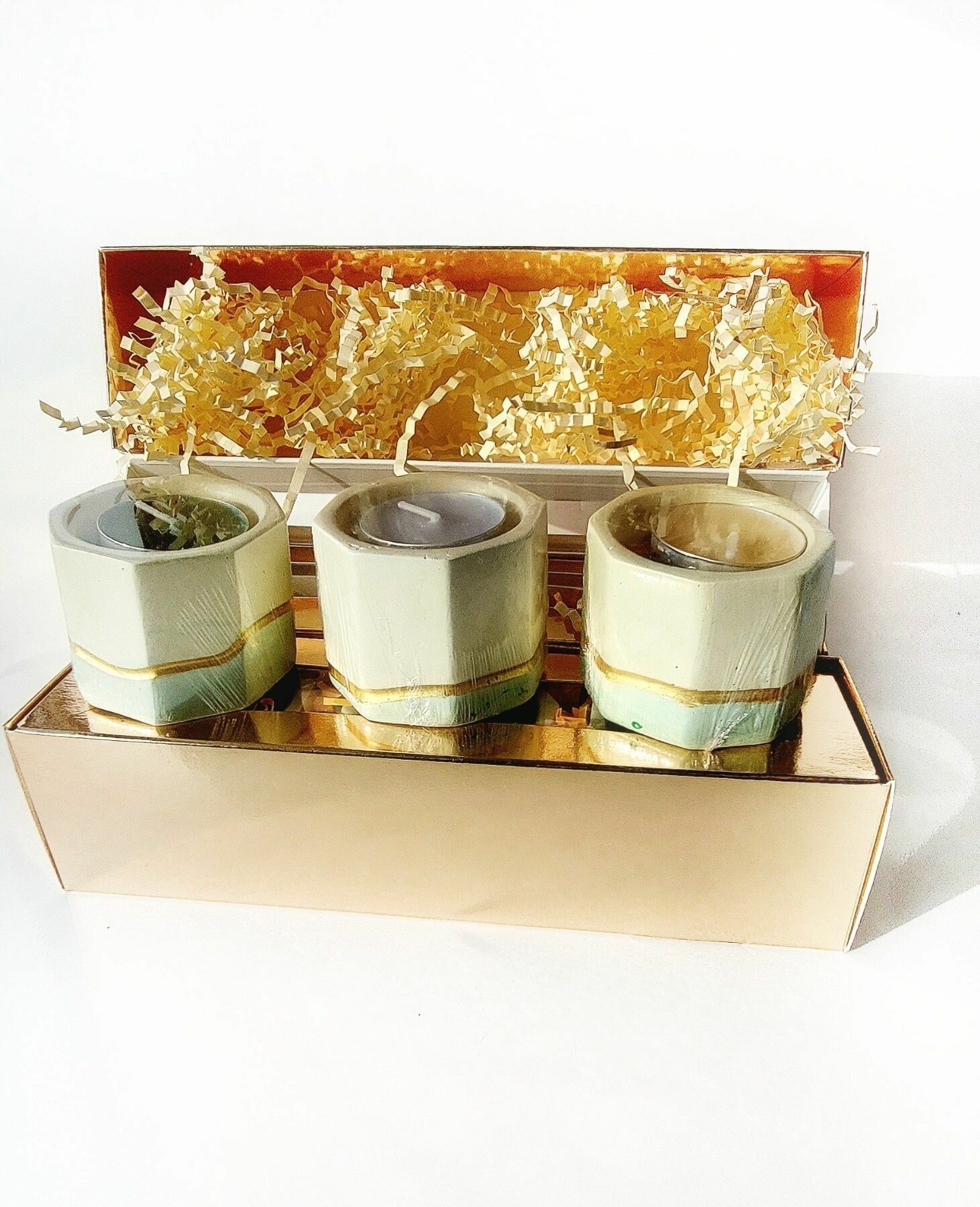 Набор подсвечников "Три цвета" с чайными свечами - фотография № 5