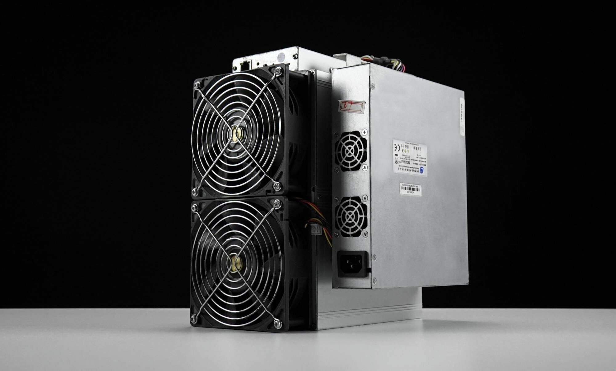 Компьютер для майнинга Bitmain Antminer S19 Pro 110TH/s