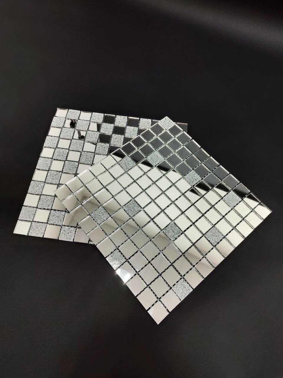 Зеркальная мозаика на сетке 300х300 мм, серебро 90% + хрусталь 10%, с чипом 25*25мм. (10 листов) - фотография № 12
