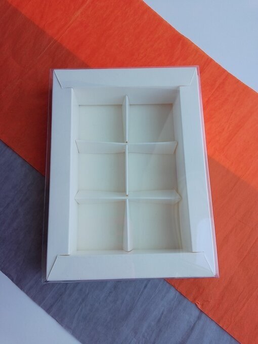 Коробка на 6 конфет. упаковка 10 штук белая с прозрачной крышкой
