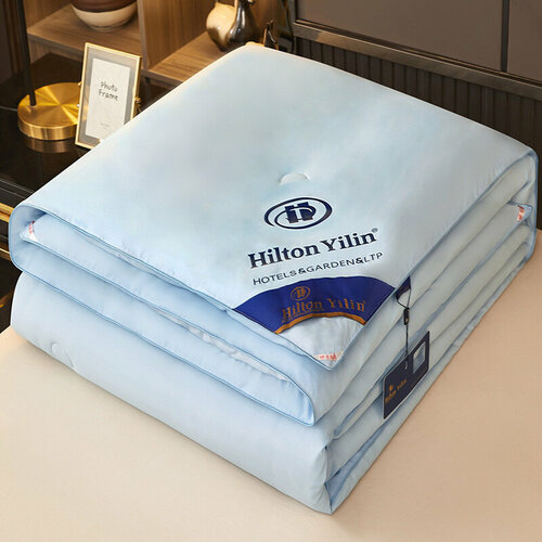 Одеяло Hilton Yilin Core Four Seasons шелковое всесезонное 220x240 см 3922₽