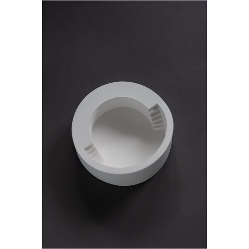 Кашпо из бетона для цветов 