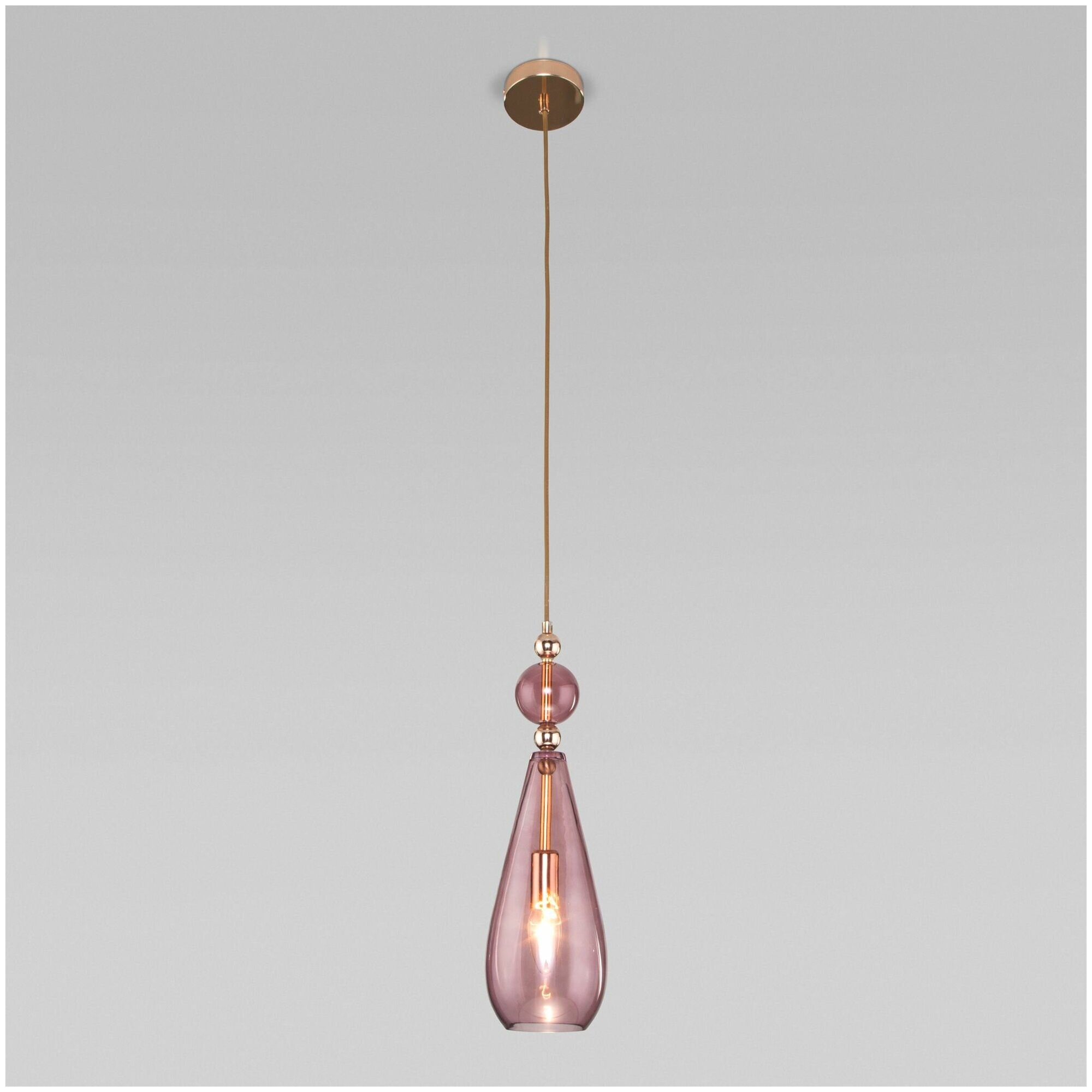 Подвесной акцентный светильник со стеклянным плафоном Eurosvet Ilario 50202/1, цвет пурпурный