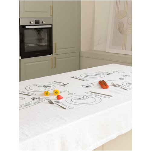 Скатерть с ручной вышивкой 