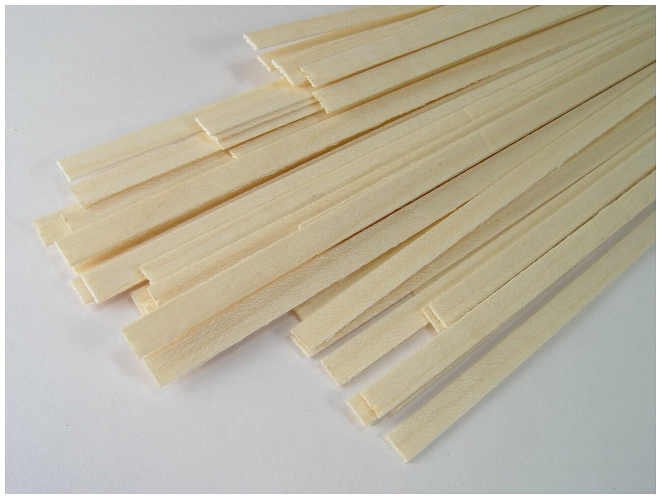 Рейка клен белый 0.5х2х500 мм 10 шт материал для моделирования Россия