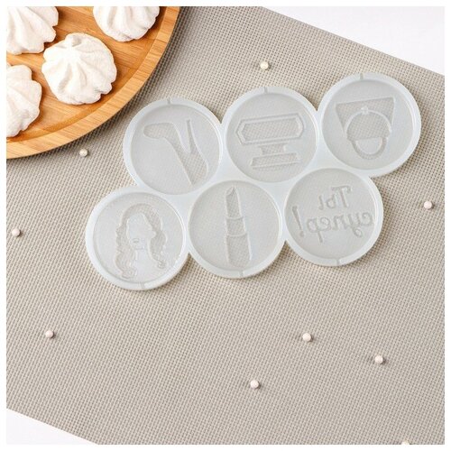 Силиконовый молд для леденцов и шоколада Женский набор 2211 см ячейка d6 см цвет прозрачный 947₽