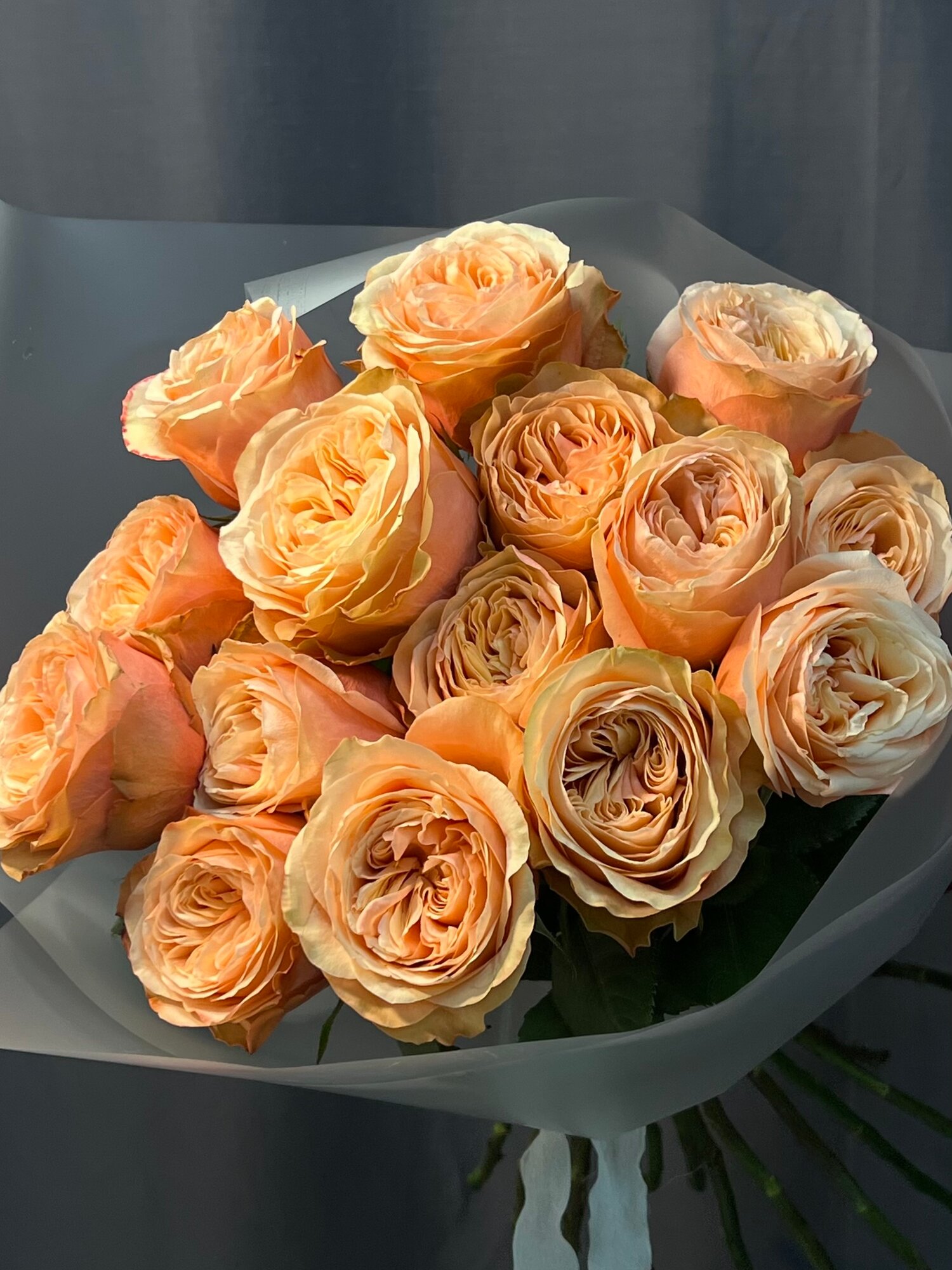 Монобукет "Роза Кахала" премиум сорт персиковый оттенок розы