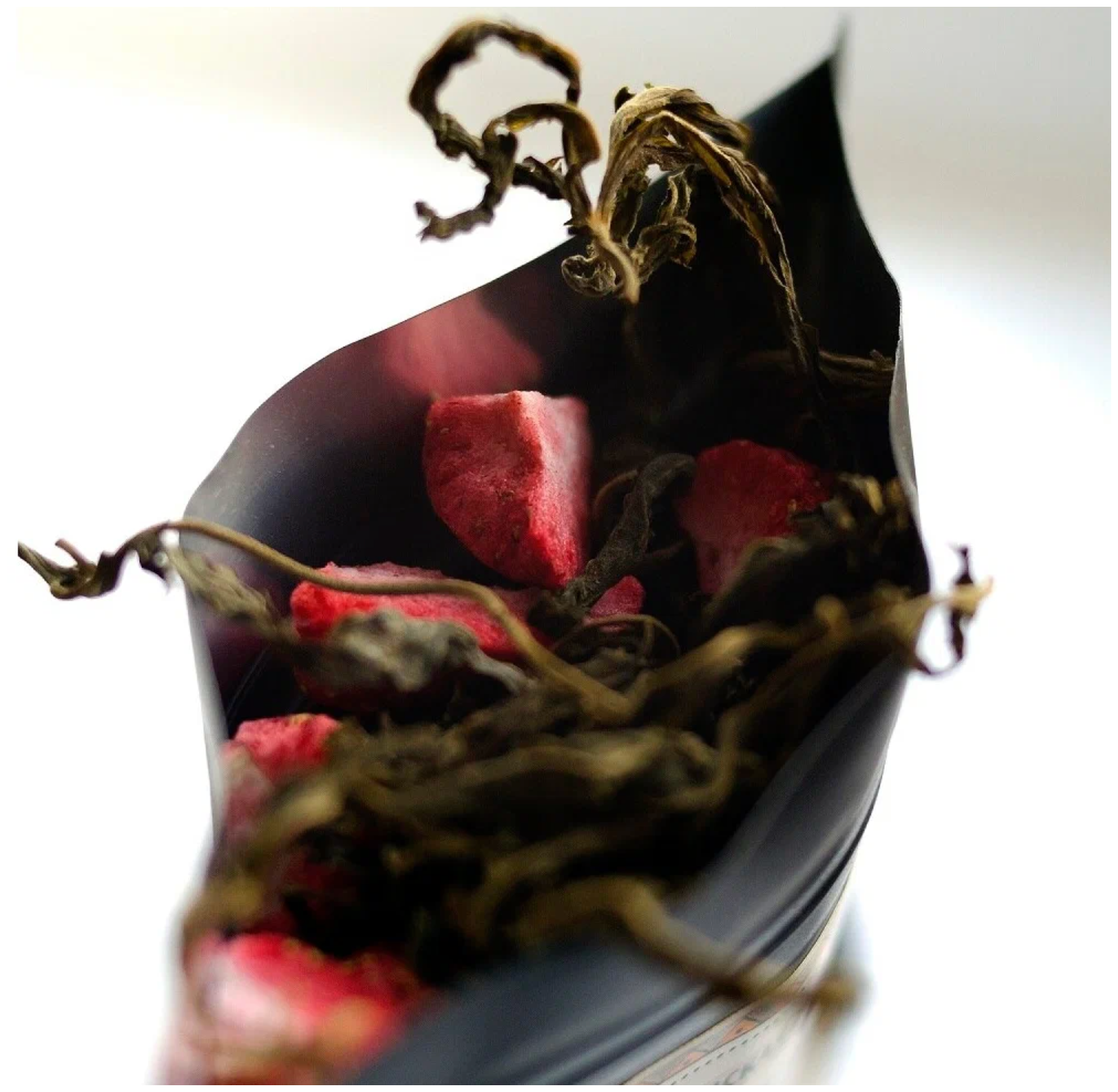 Конопляный чай (напиток) ферментированный с клубникой, ТМ Шуйская долина, листовой, 30гр - фотография № 5