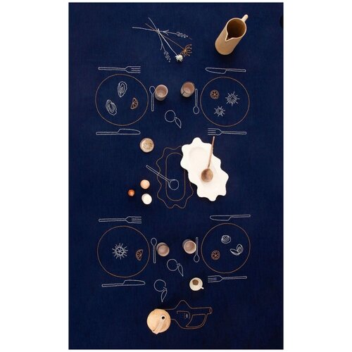 Скатерть с уникальной ручной вышивкой 