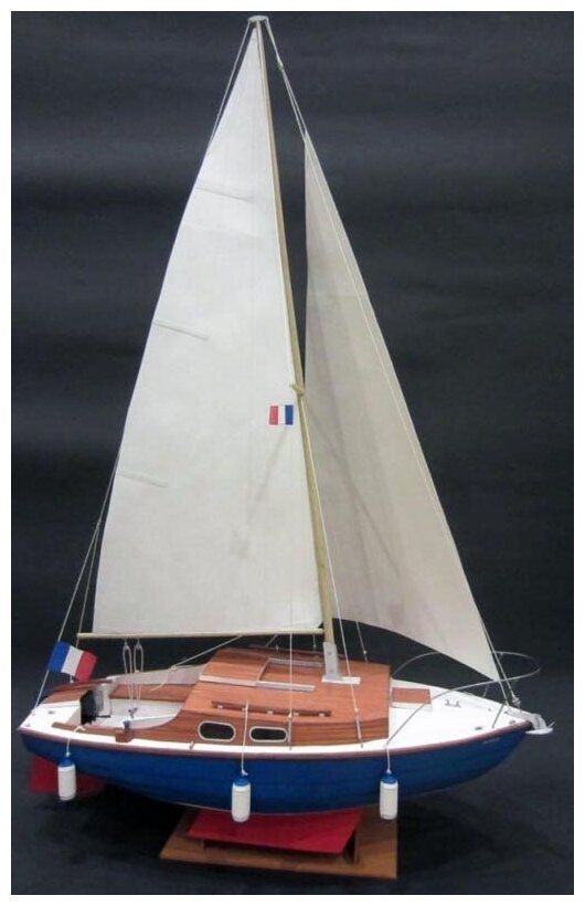 Крейсерская яхта с двойными (скуловыми) килями, модель корабля из бумаги, М.1:25