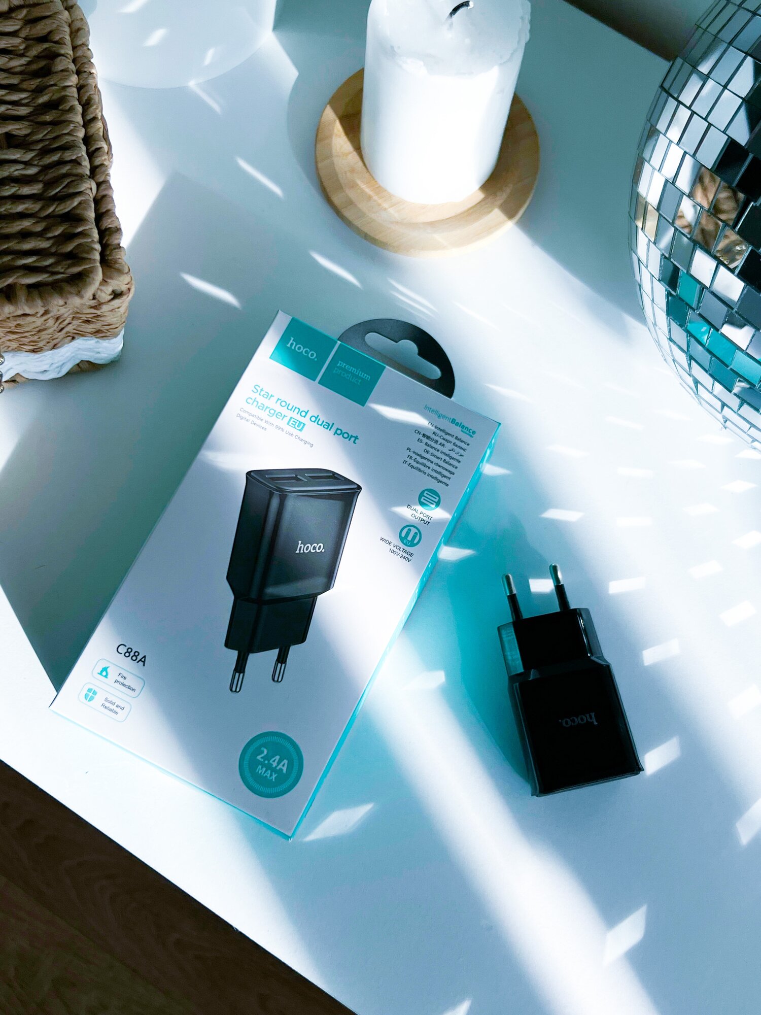 C88A Star round зарядное устройство два выхода USB 2.4A - черный