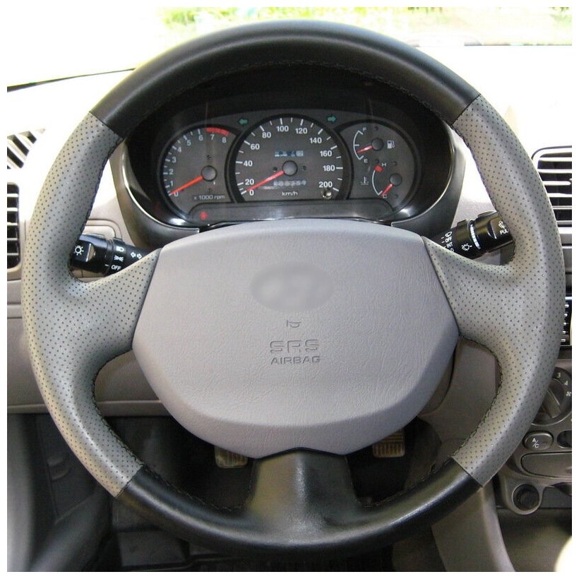Накладка из натуральной кожи "Кожа рулит" на руль Hyundai Accent (LC) МТ3, AТ5 с подушкой безопасности, серо-черная