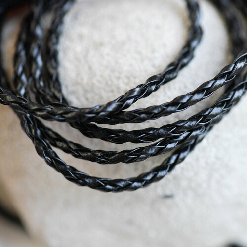 Шнур косичка плетеный 7 метров для рукоделия / браслетов, искусств. кожа, цвет черный, 3 мм шнур косичка плетеный 7 метров для рукоделия браслетов искусств кожа цвет синий 3 мм