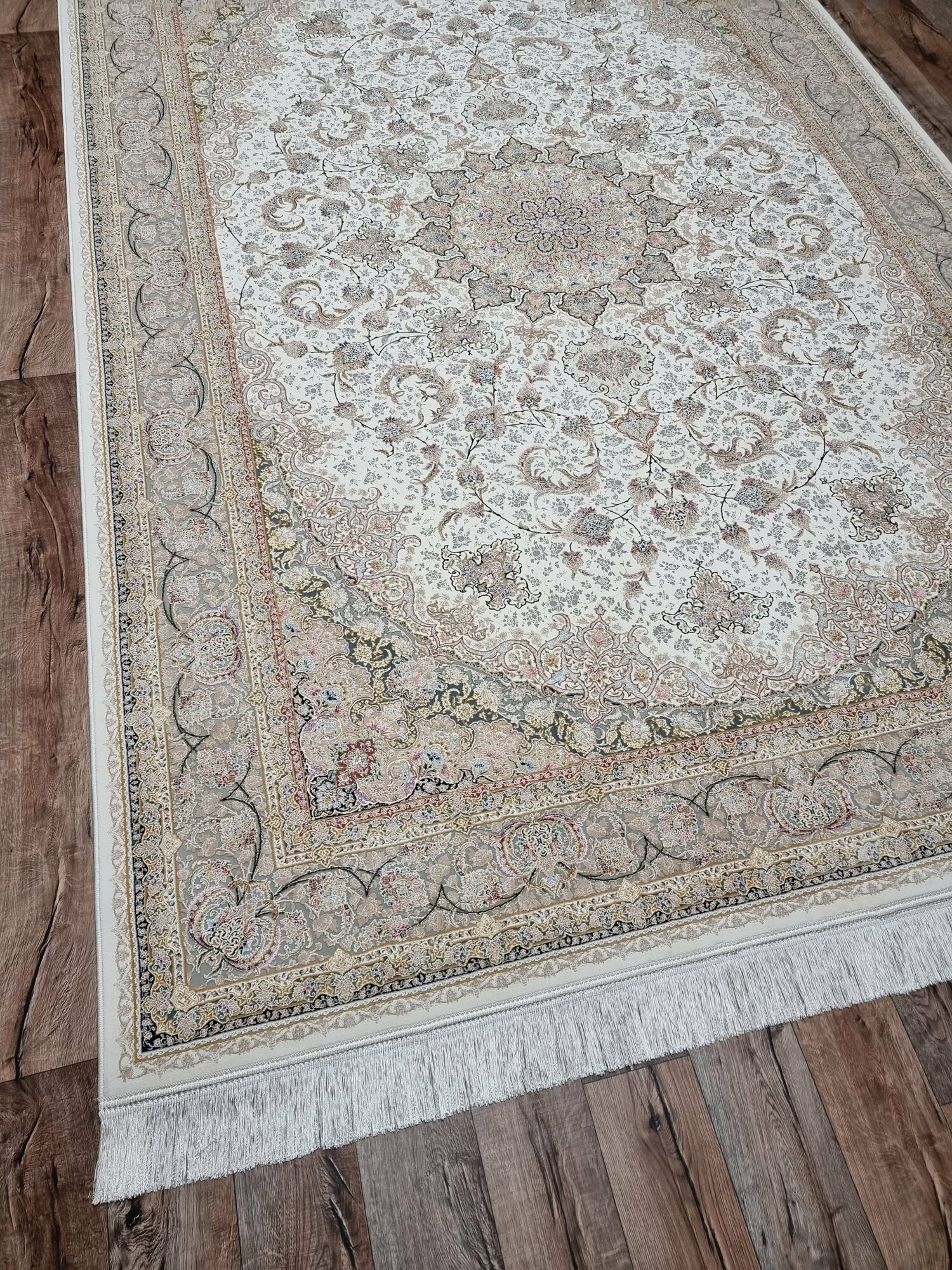 Персидский ковер Farrahi Carpet, Иран, размер 1.5х2.25 м - фотография № 1