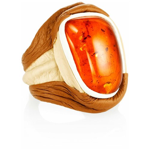 Amberholl Объёмный перстень из натуральной кожи с чайным янтарём «Амазонка»