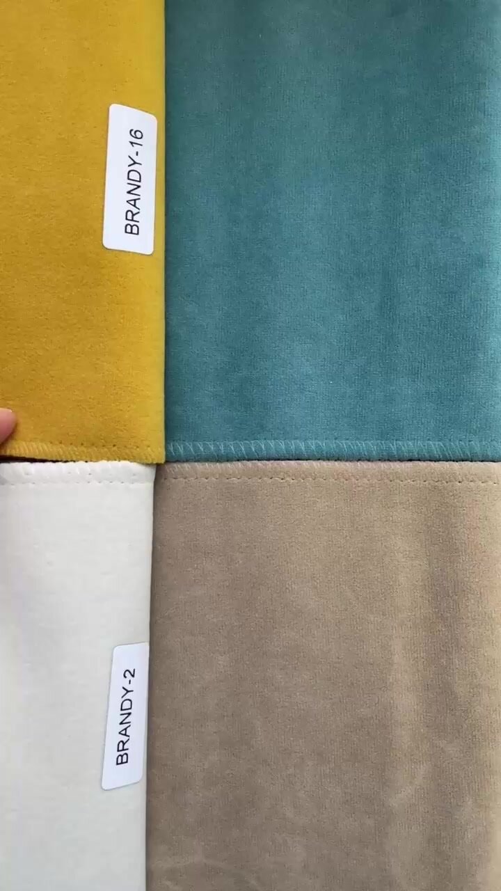 Үлкен қынапшасы бар жетілген әйел