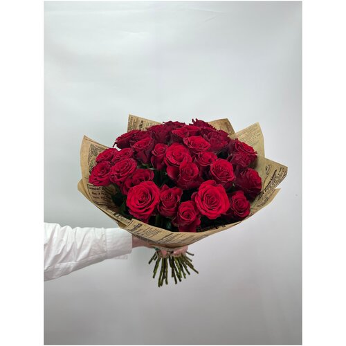Роза Кения красная 25 шт 40 см