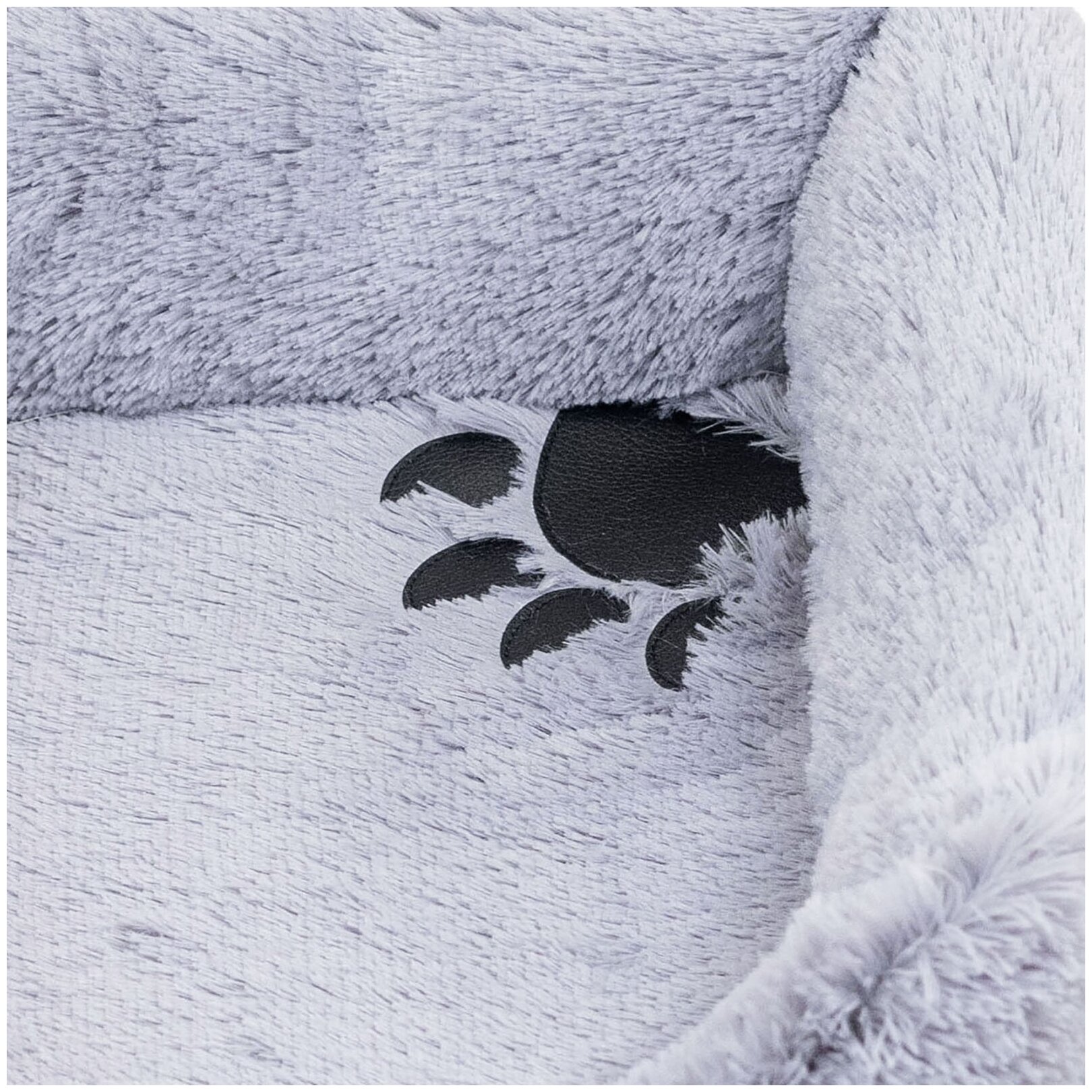 Лежак квадратный пухлый ARDILLA "PetTails" с подушкой 55 х 55 х 17см (пуш.мех+сатин в/о,с/пух+периотек), серый - фотография № 4