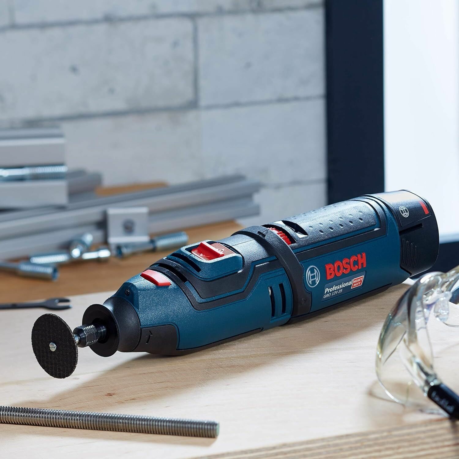 Аккумуляторный гравер BOSCH GRO 12V-35, 12В (1 АКБх2Ah, ЗУ, кейс) — фото 1