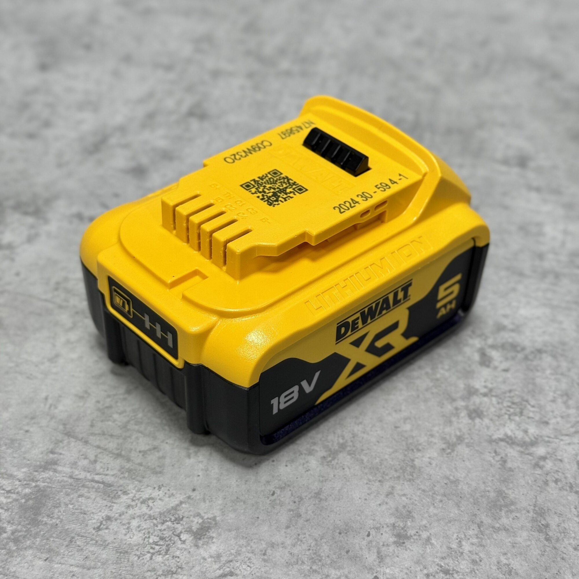 Аккумулятор DeWalt DCB184 Li-Ion, 18В, оригинал 5 Ач; без упаковки! — фото 1