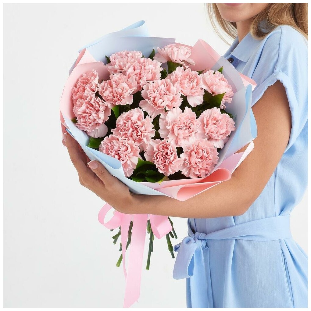 Букет живых цветов из 15 розовых диантусов