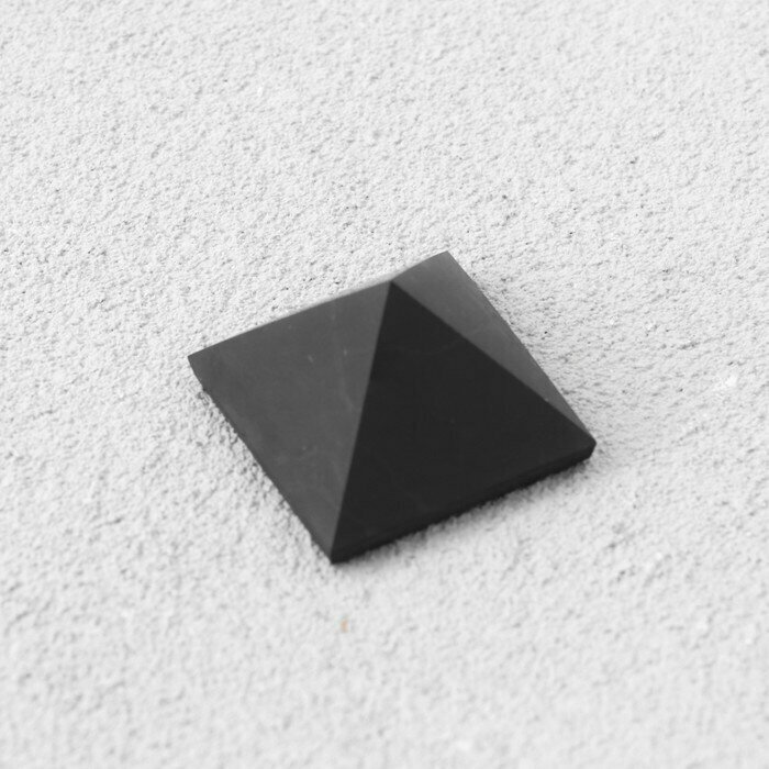 Пирамида из шунгита, 2,5 см, неполированная 9378265