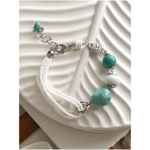 Браслет из натуральных камней и бисера