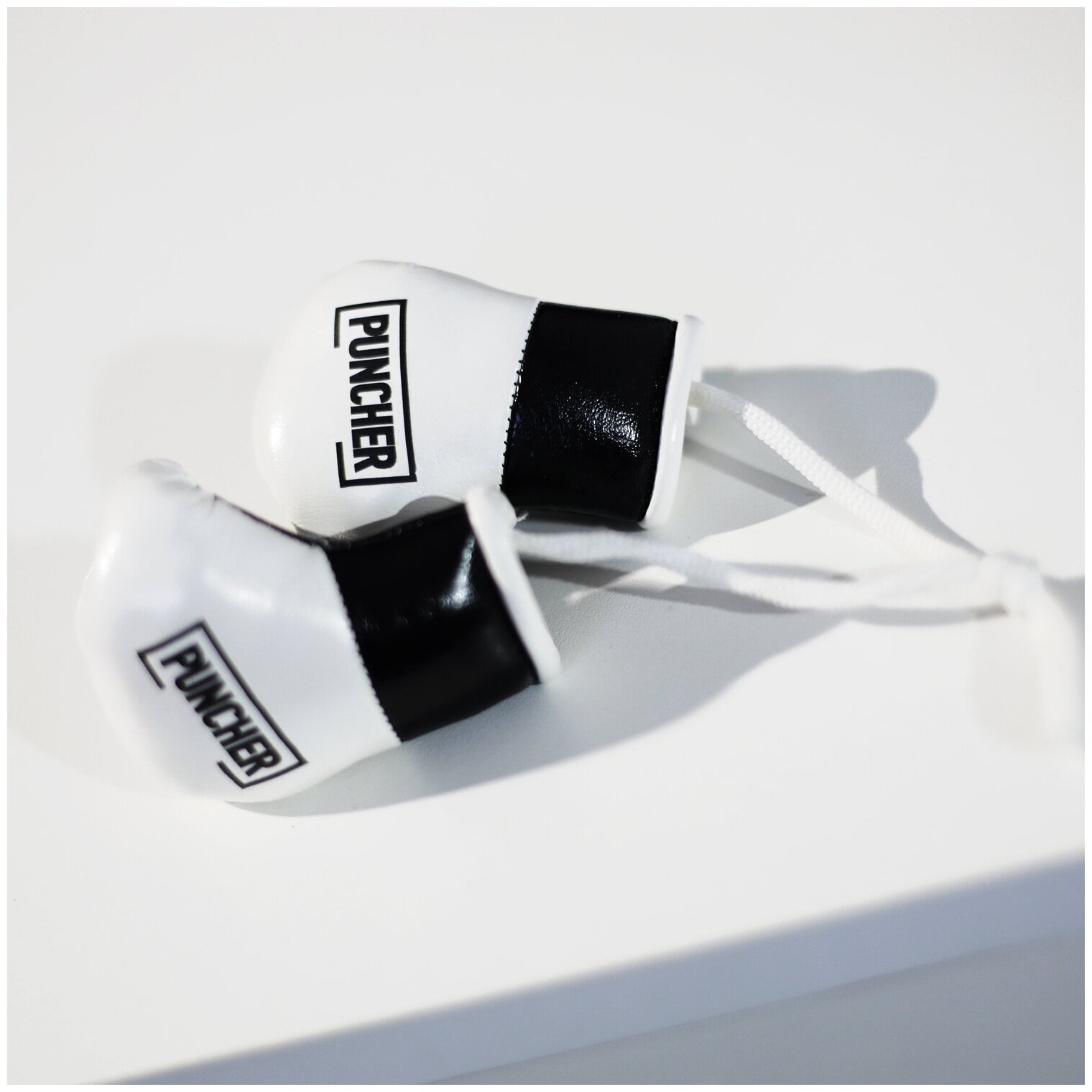 Сувенирные перчатки Puncher Бело Черные - Puncher