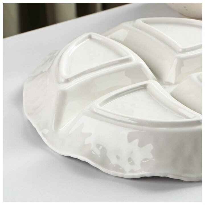 Менажница керамическая 4 ячейки «Воздушность», 24×3,5 см, цвет белый