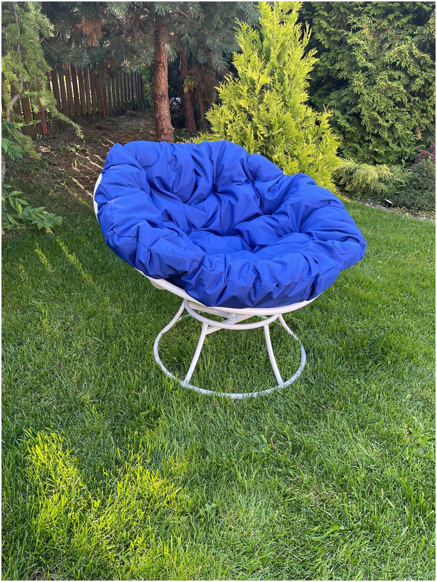 Кресло m-group папасан пружинка белое, синяя подушка - фотография № 4