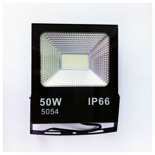 Светодиодный прожектор 12В DC. Мощность 50 Вт. Цвет свечения: холодный белый. IP66.