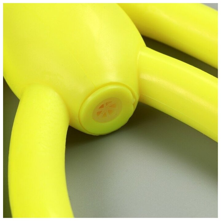 Игрушка для собак "Обезьяна" с пищалкой, 19,5 см, силикон, жёлтая - фотография № 3