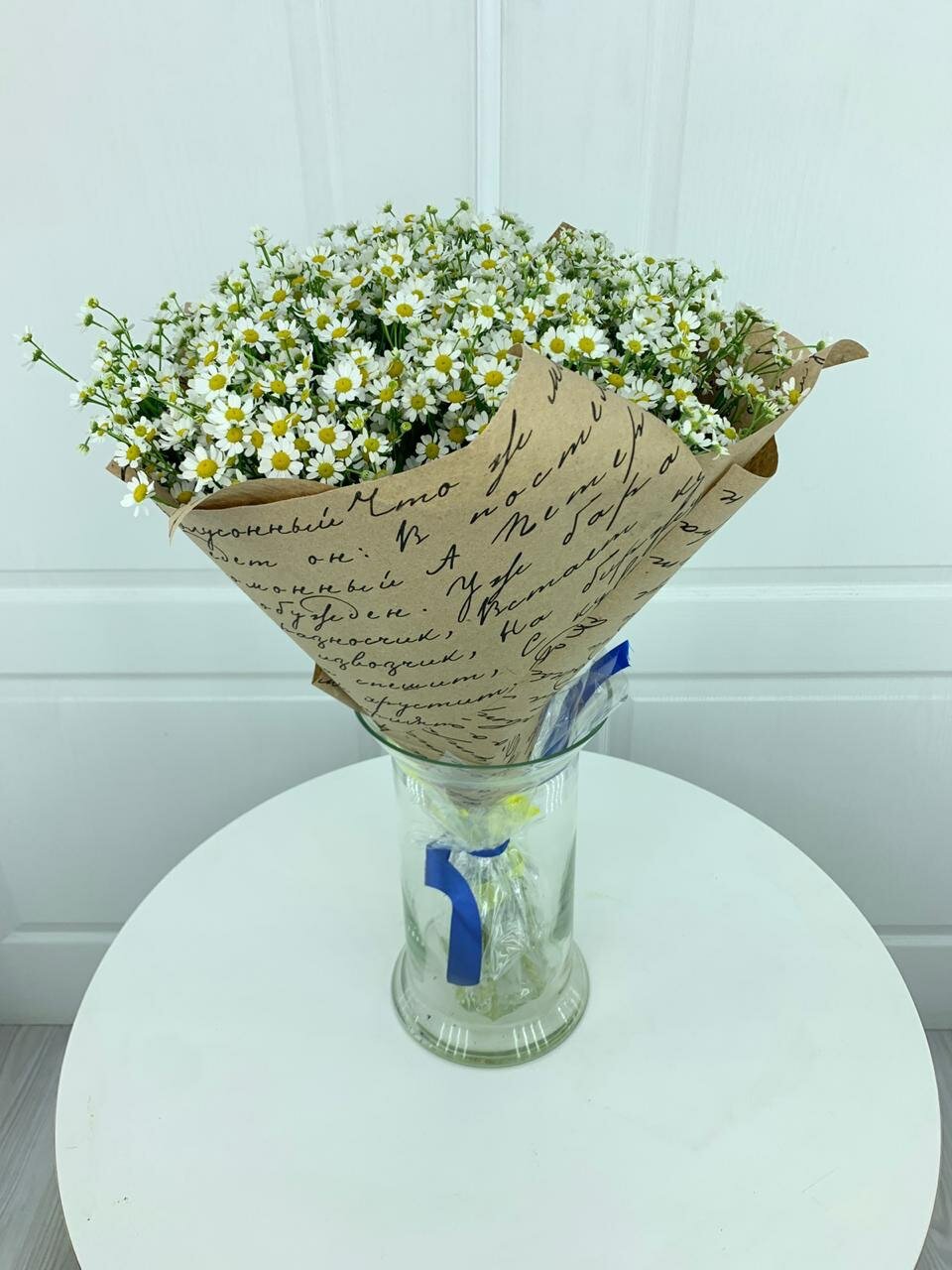 Букет ромашек WOW-Flowers классический из 15 цветов 60 см