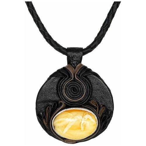 фото Amberholl подвеска на шнурке из кожи и цельного медового янтаря «амазонка»